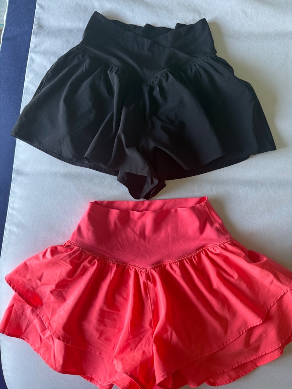 Aerie offline XS High-Waist Flutter Skort Shorts in Black and Coral